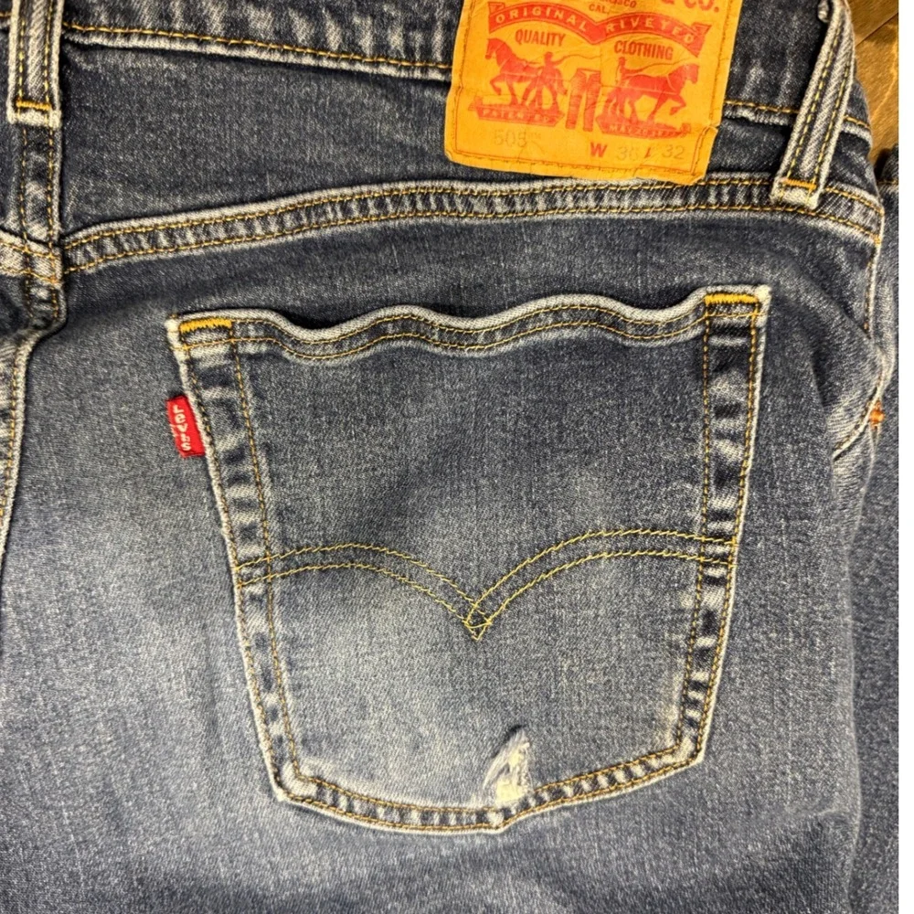 Levi's 505 Regular Fit‎ Jeans Blue Denim Straight Leg 38x30 Pakistan Made